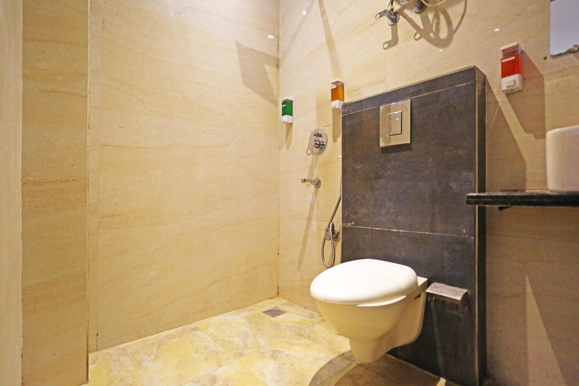 Hotel Delhi Aerocity Inn New Delhi Exterior photo