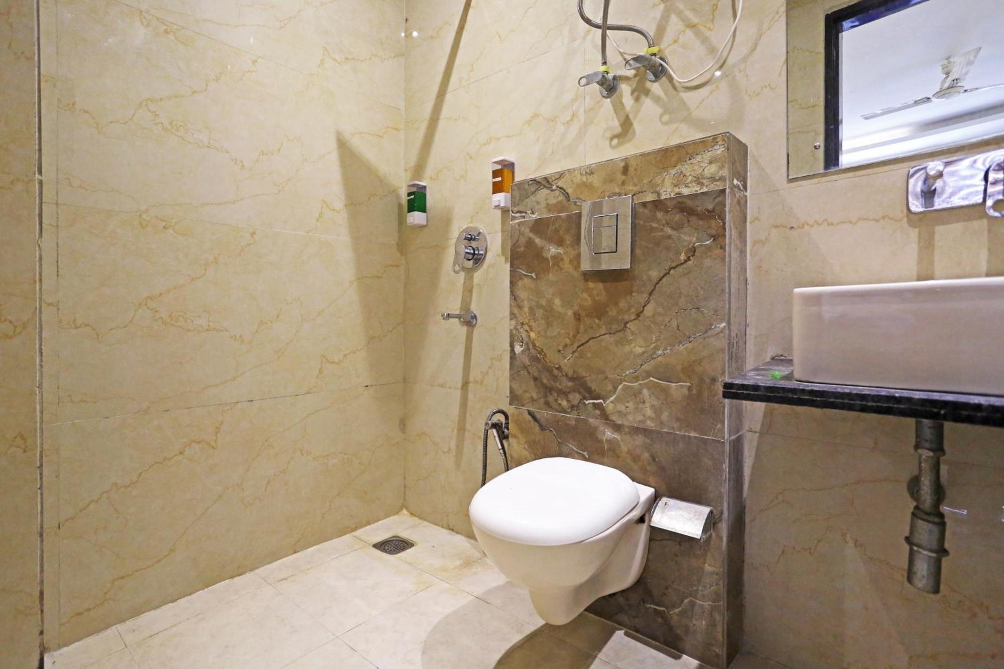 Hotel Delhi Aerocity Inn New Delhi Exterior photo